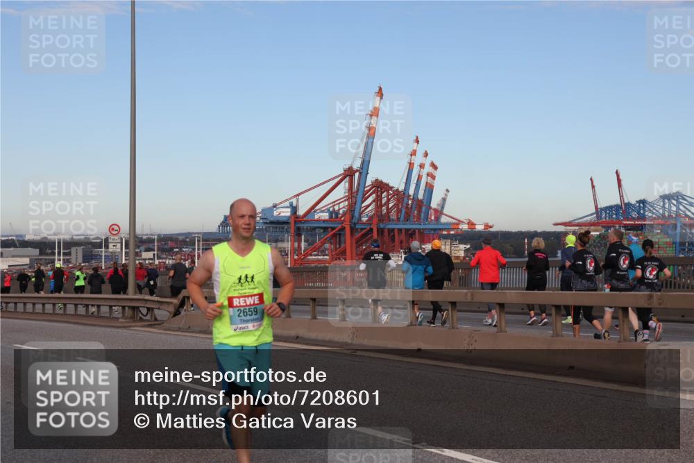 03.10.2024 - Köhlbrandbrückenlauf Matties Gatica Varas http://msf.ph/oto/7208601 03.10.2024 09:34:33 Position 2 500, 2659 meine-sportfotos.de
