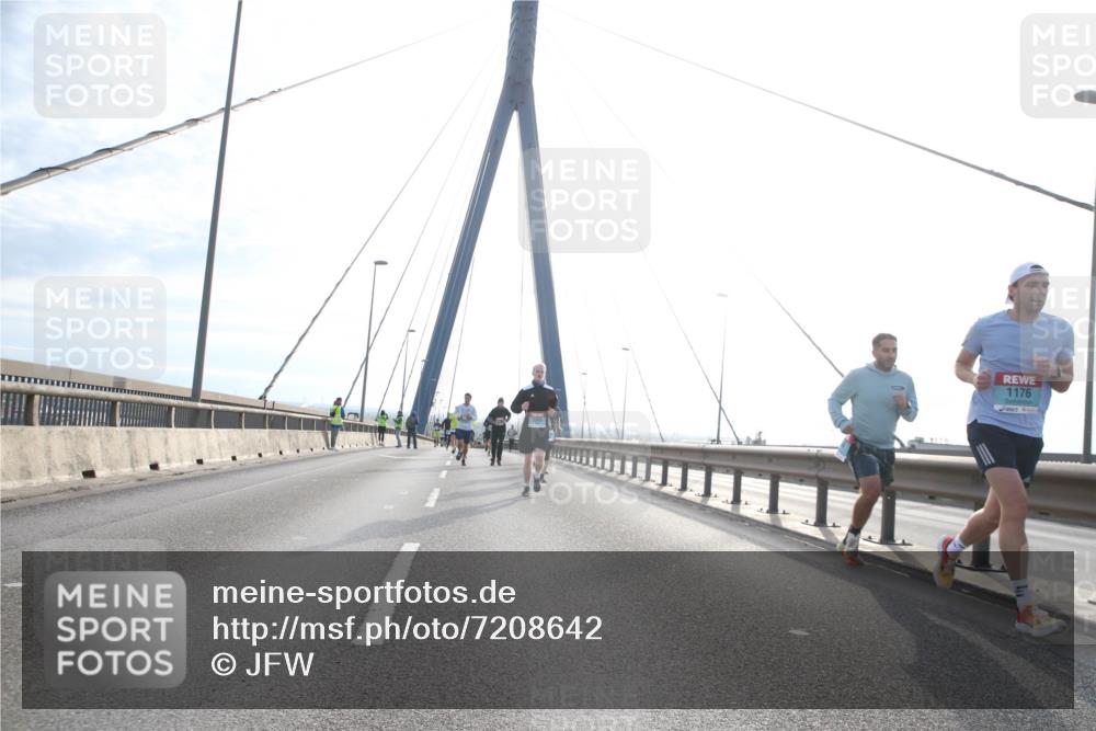 03.10.2024 - Köhlbrandbrückenlauf Jannik Wohlers http://msf.ph/oto/7208642 03.10.2024 09:20:41 Position 1 1176 meine-sportfotos.de