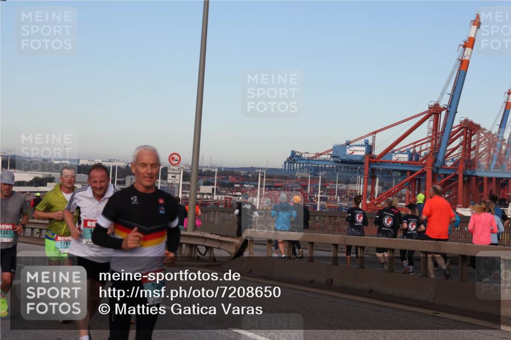 03.10.2024 - Köhlbrandbrückenlauf Matties Gatica Varas http://msf.ph/oto/7208650 03.10.2024 09:34:38 Position 2 1307, 1391, 102, 290, 1500 meine-sportfotos.de