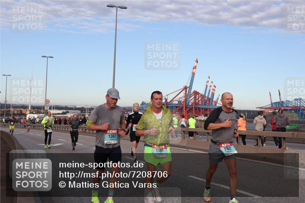 03.10.2024 - Köhlbrandbrückenlauf Matties Gatica Varas http://msf.ph/oto/7208706 03.10.2024 09:34:41 Position 2 1307, 1391, 1162 meine-sportfotos.de