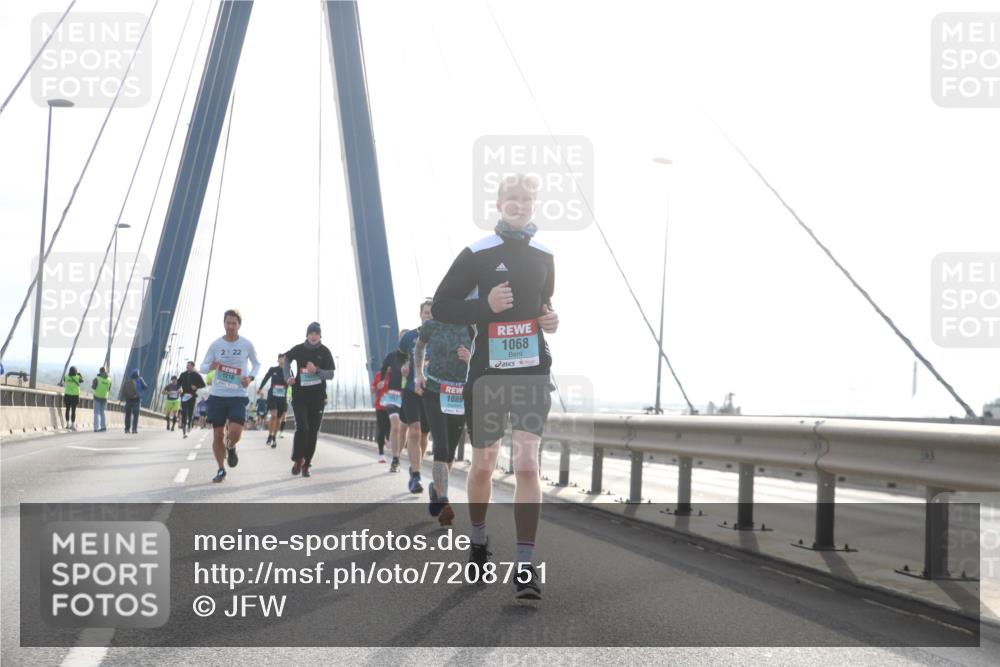 03.10.2024 - Köhlbrandbrückenlauf Jannik Wohlers http://msf.ph/oto/7208751 03.10.2024 09:20:43 Position 1 222, 1068, 1089 meine-sportfotos.de