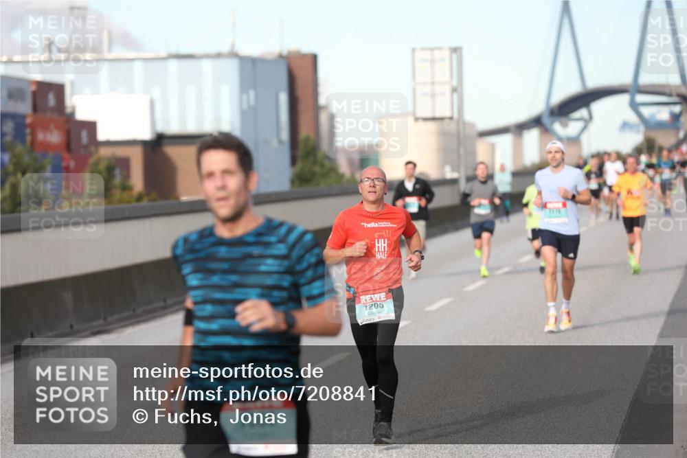 03.10.2024 - Köhlbrandbrückenlauf Fuchs,  Jonas http://msf.ph/oto/7208841 03.10.2024 09:44:05 Position 3 1066, 1205, 1176 meine-sportfotos.de