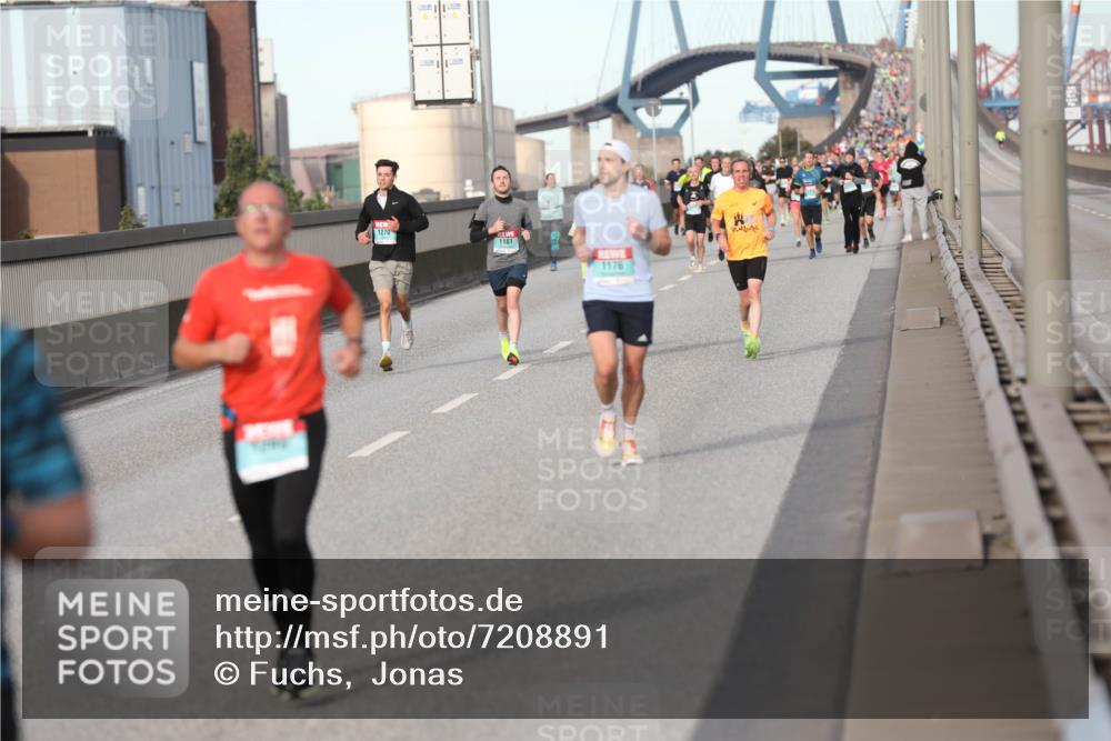 03.10.2024 - Köhlbrandbrückenlauf Fuchs,  Jonas http://msf.ph/oto/7208891 03.10.2024 09:44:06 Position 3 1270, 1161, 1176 meine-sportfotos.de