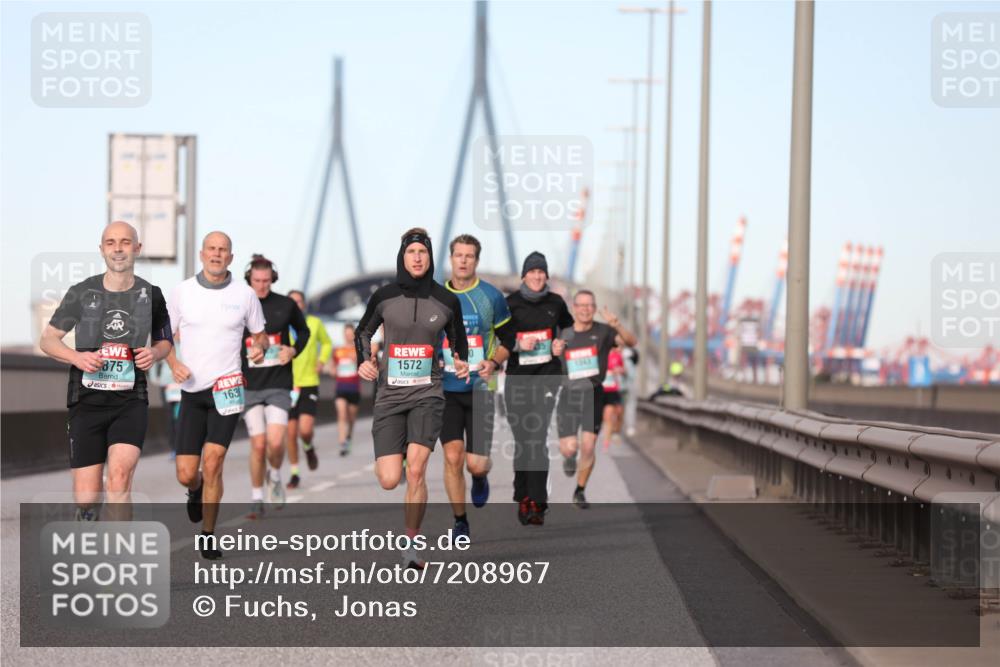 03.10.2024 - Köhlbrandbrückenlauf Fuchs,  Jonas http://msf.ph/oto/7208967 03.10.2024 09:44:20 Position 3 875, 163, 1572, 1543 meine-sportfotos.de