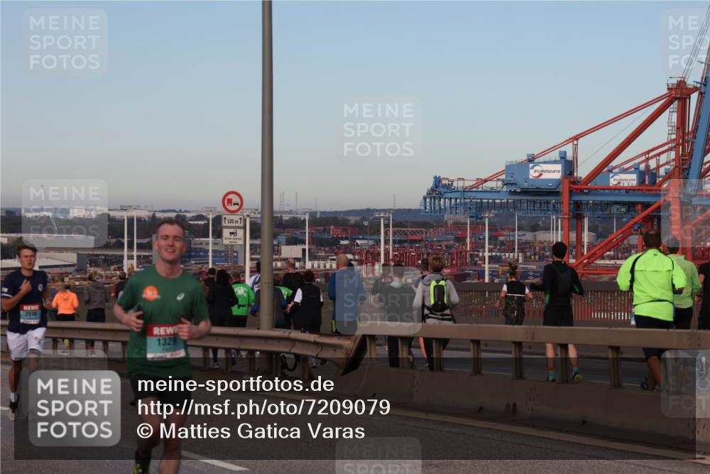 03.10.2024 - Köhlbrandbrückenlauf Matties Gatica Varas http://msf.ph/oto/7209079 03.10.2024 09:34:55 Position 2 2696, 1329, 1500 meine-sportfotos.de