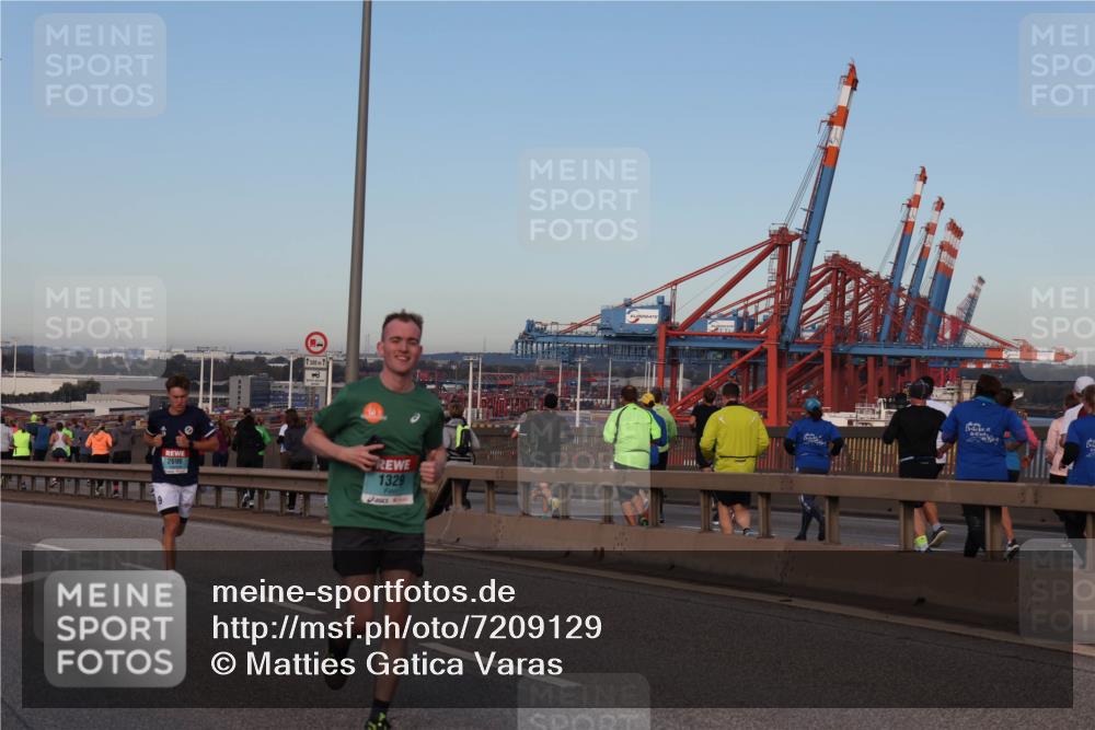 03.10.2024 - Köhlbrandbrückenlauf Matties Gatica Varas http://msf.ph/oto/7209129 03.10.2024 09:34:57 Position 2 2696, 500, 1, 1329 meine-sportfotos.de