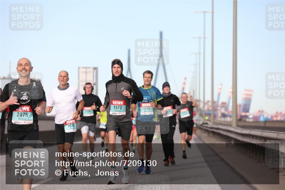 03.10.2024 - Köhlbrandbrückenlauf Fuchs,  Jonas http://msf.ph/oto/7209130 03.10.2024 09:44:22 Position 3 2875, 1636, 1149, 1572, 2017, 1170 meine-sportfotos.de