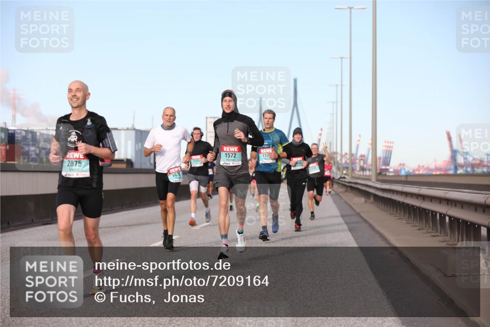 03.10.2024 - Köhlbrandbrückenlauf Fuchs,  Jonas http://msf.ph/oto/7209164 03.10.2024 09:44:23 Position 3 2875, 163, 1185, 1572, 2017, 117, 1343 meine-sportfotos.de