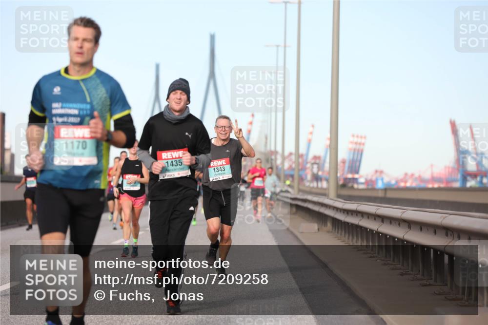 03.10.2024 - Köhlbrandbrückenlauf Fuchs,  Jonas http://msf.ph/oto/7209258 03.10.2024 09:44:25 Position 3 1170, 1435, 1343 meine-sportfotos.de