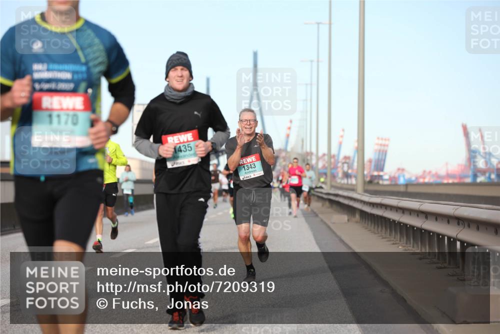 03.10.2024 - Köhlbrandbrückenlauf Fuchs,  Jonas http://msf.ph/oto/7209319 03.10.2024 09:44:26 Position 3 1170, 1435, 1343 meine-sportfotos.de