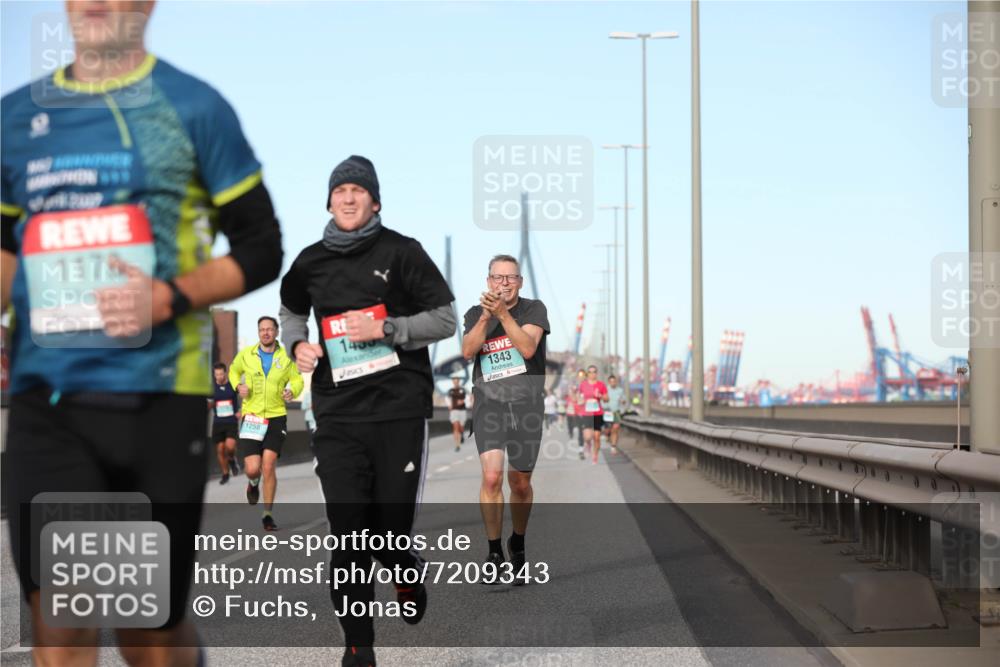 03.10.2024 - Köhlbrandbrückenlauf Fuchs,  Jonas http://msf.ph/oto/7209343 03.10.2024 09:44:27 Position 3 1176, 1250, 1450, 1343 meine-sportfotos.de