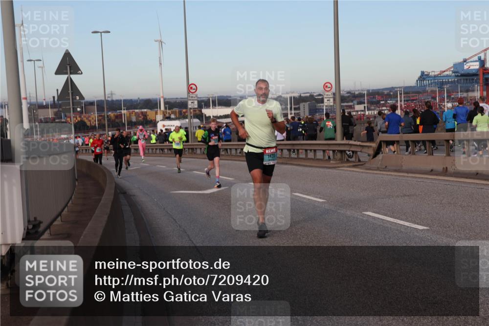 03.10.2024 - Köhlbrandbrückenlauf Matties Gatica Varas http://msf.ph/oto/7209420 03.10.2024 09:35:13 Position 2 500, 1420, 500 meine-sportfotos.de