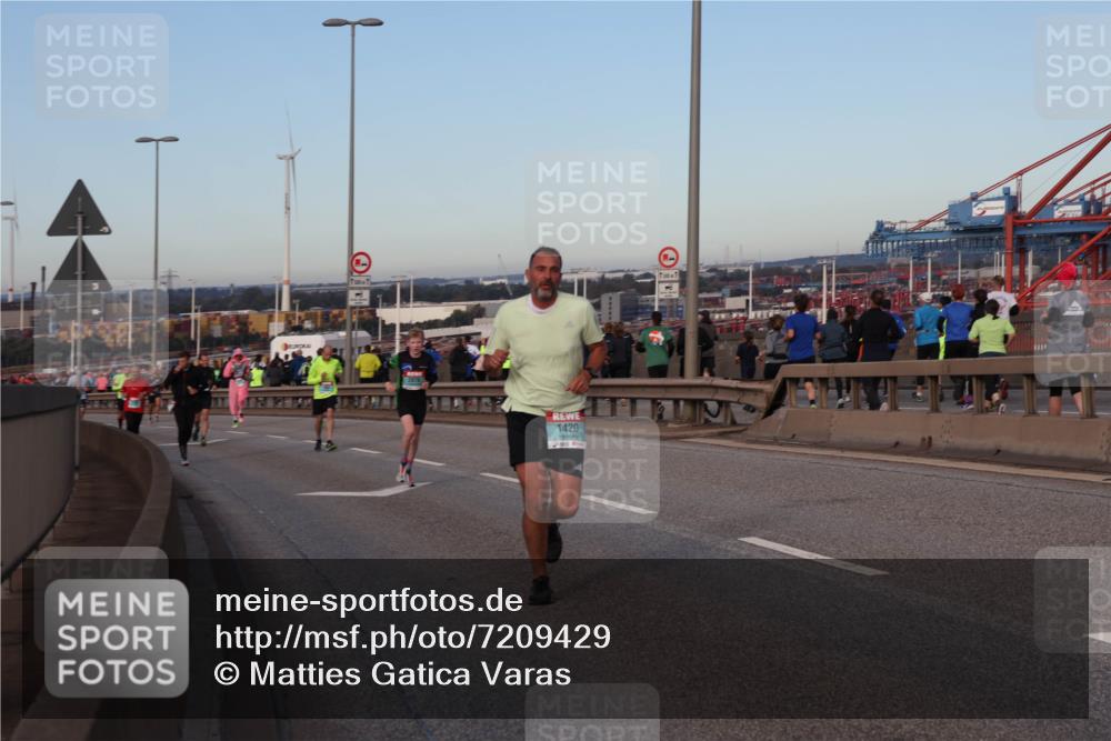 03.10.2024 - Köhlbrandbrückenlauf Matties Gatica Varas http://msf.ph/oto/7209429 03.10.2024 09:35:13 Position 2 1420 meine-sportfotos.de