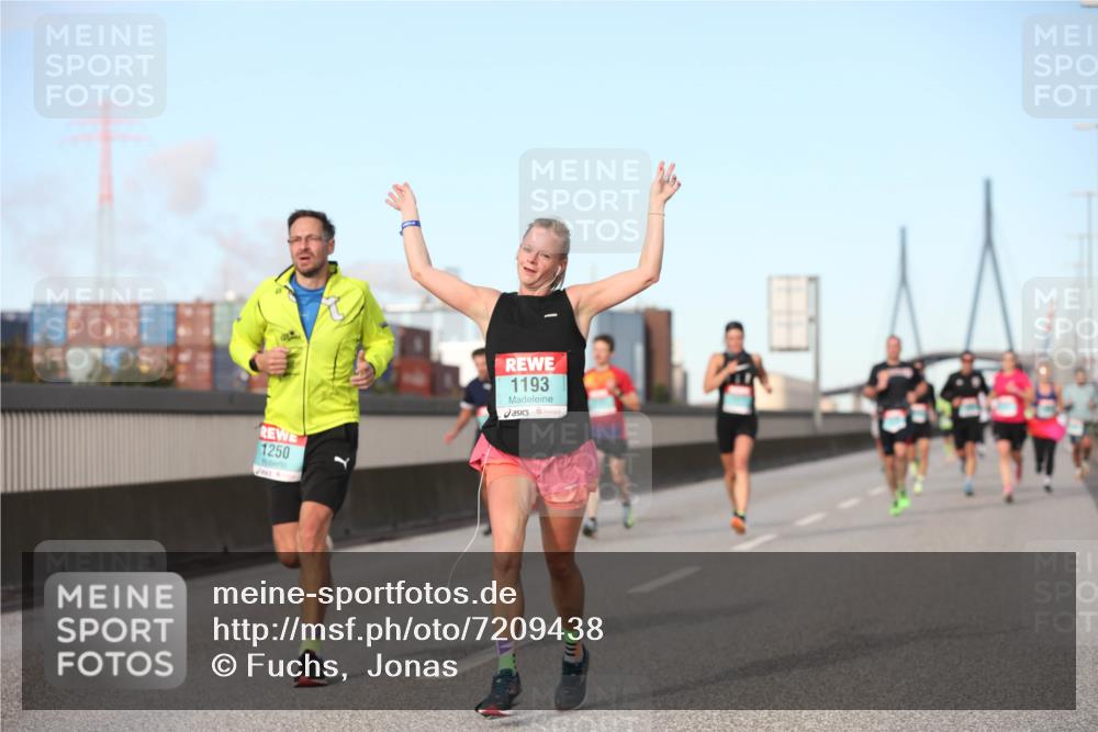 03.10.2024 - Köhlbrandbrückenlauf Fuchs,  Jonas http://msf.ph/oto/7209438 03.10.2024 09:44:30 Position 3 1250, 1193 meine-sportfotos.de