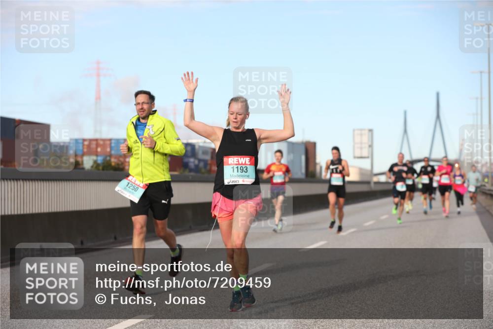 03.10.2024 - Köhlbrandbrückenlauf Fuchs,  Jonas http://msf.ph/oto/7209459 03.10.2024 09:44:31 Position 3 1250, 1193 meine-sportfotos.de