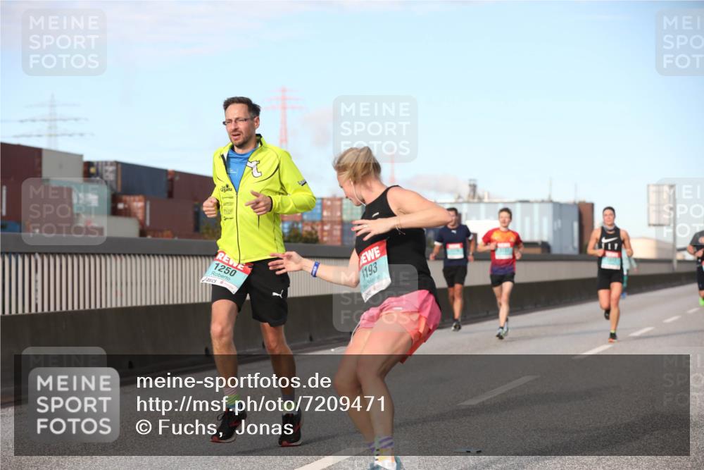 03.10.2024 - Köhlbrandbrückenlauf Fuchs,  Jonas http://msf.ph/oto/7209471 03.10.2024 09:44:31 Position 3 1250, 1193 meine-sportfotos.de