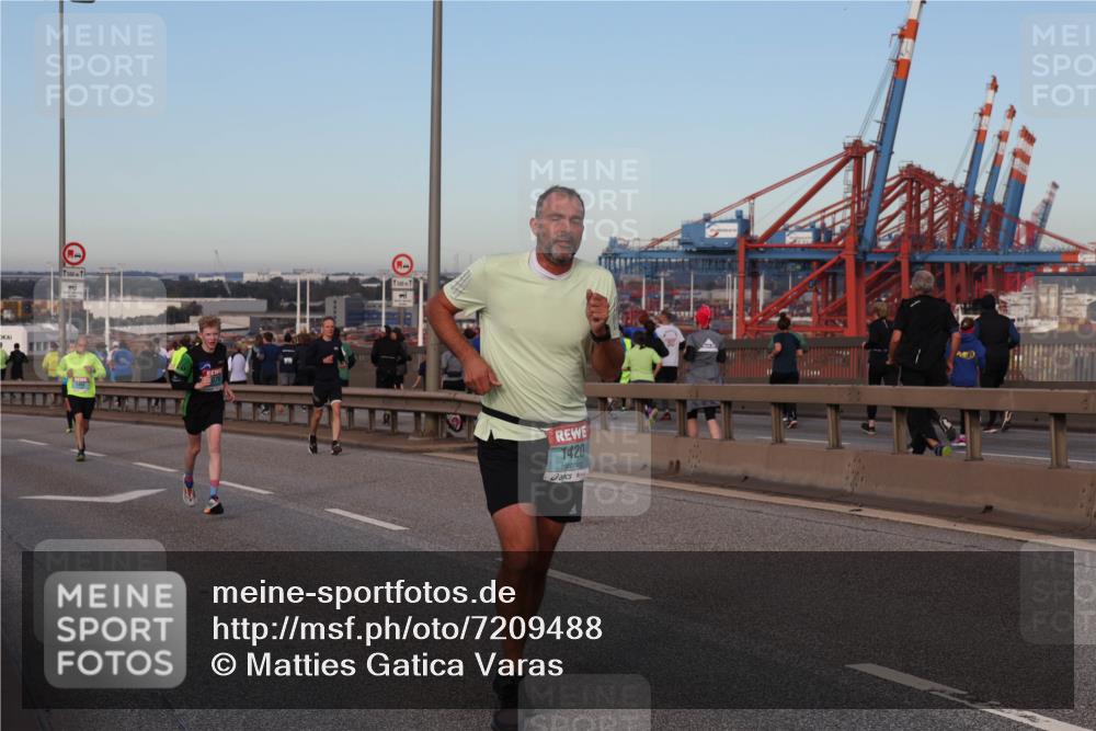 03.10.2024 - Köhlbrandbrückenlauf Matties Gatica Varas http://msf.ph/oto/7209488 03.10.2024 09:35:15 Position 2 500, 500, 1, 1420 meine-sportfotos.de