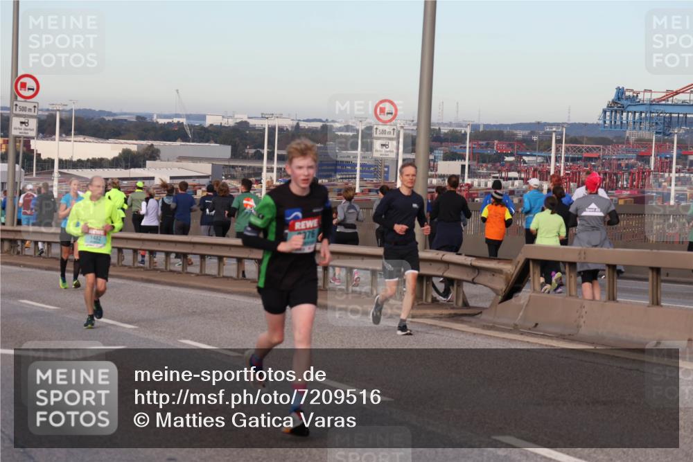 03.10.2024 - Köhlbrandbrückenlauf Matties Gatica Varas http://msf.ph/oto/7209516 03.10.2024 09:35:16 Position 2 500, 1482, 376, 500 meine-sportfotos.de