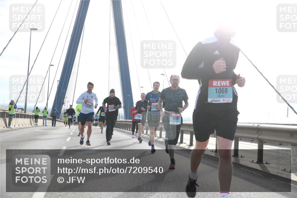 03.10.2024 - Köhlbrandbrückenlauf Jannik Wohlers http://msf.ph/oto/7209540 03.10.2024 09:20:44 Position 1 2, 22, 1218, 1437, 2017, 1170, 1089, 1068, 43 meine-sportfotos.de