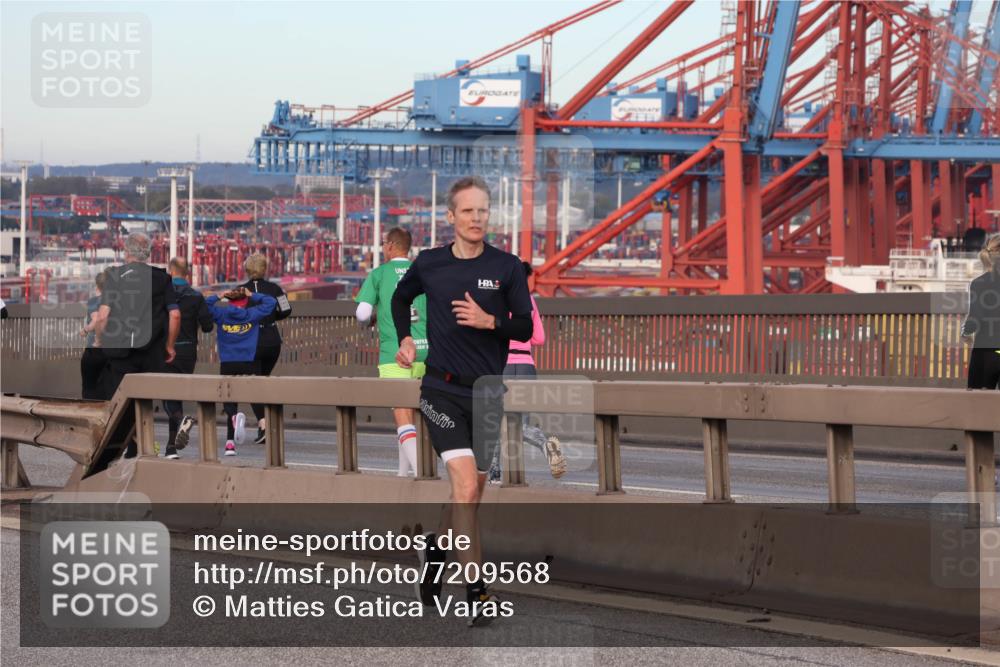 03.10.2024 - Köhlbrandbrückenlauf Matties Gatica Varas http://msf.ph/oto/7209568 03.10.2024 09:35:19 Position 2  meine-sportfotos.de