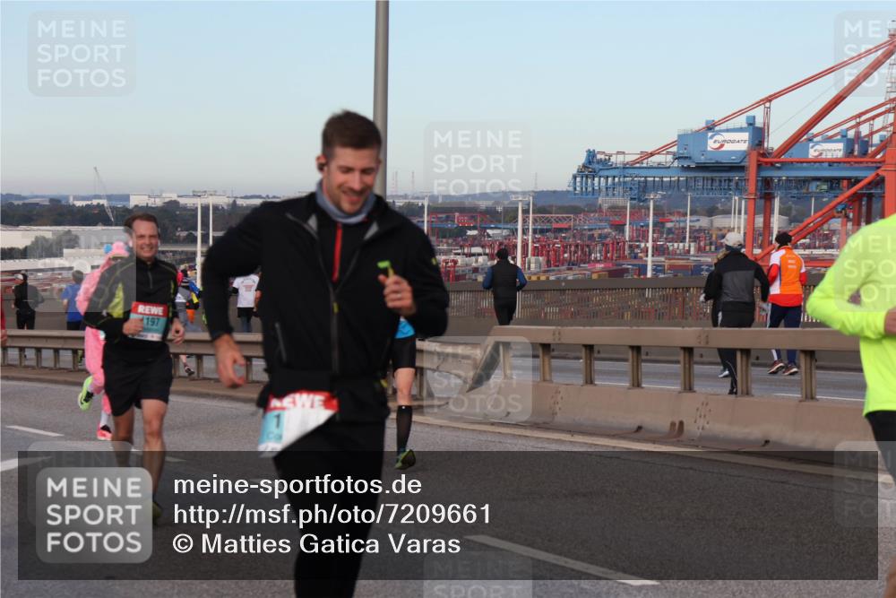 03.10.2024 - Köhlbrandbrückenlauf Matties Gatica Varas http://msf.ph/oto/7209661 03.10.2024 09:35:23 Position 2 197, 1, 2, 39 meine-sportfotos.de