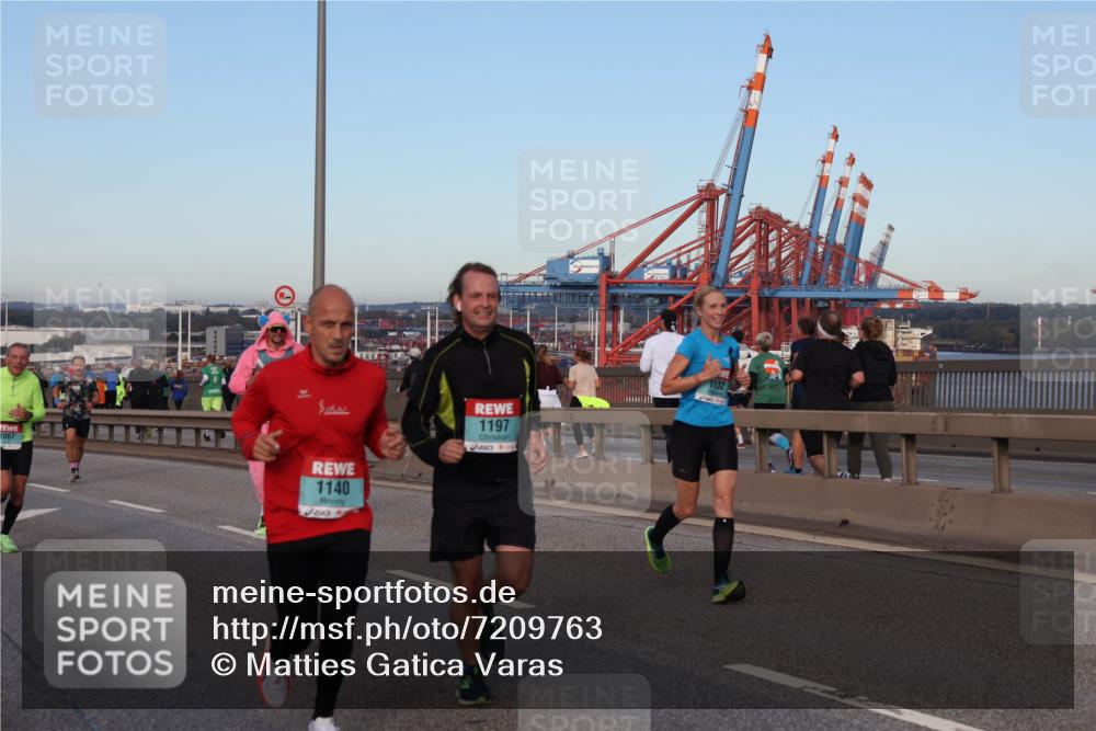 03.10.2024 - Köhlbrandbrückenlauf Matties Gatica Varas http://msf.ph/oto/7209763 03.10.2024 09:35:26 Position 2 1067, 1140, 1197, 1132 meine-sportfotos.de
