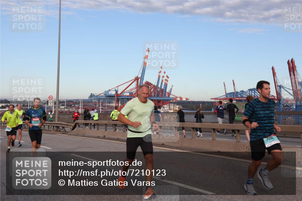03.10.2024 - Köhlbrandbrückenlauf Matties Gatica Varas http://msf.ph/oto/7210123 03.10.2024 09:35:37 Position 2 1250, 1170, 7066 meine-sportfotos.de