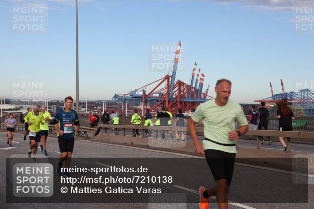 03.10.2024 - Köhlbrandbrückenlauf Matties Gatica Varas http://msf.ph/oto/7210138 03.10.2024 09:35:37 Position 2 1250, 1170 meine-sportfotos.de