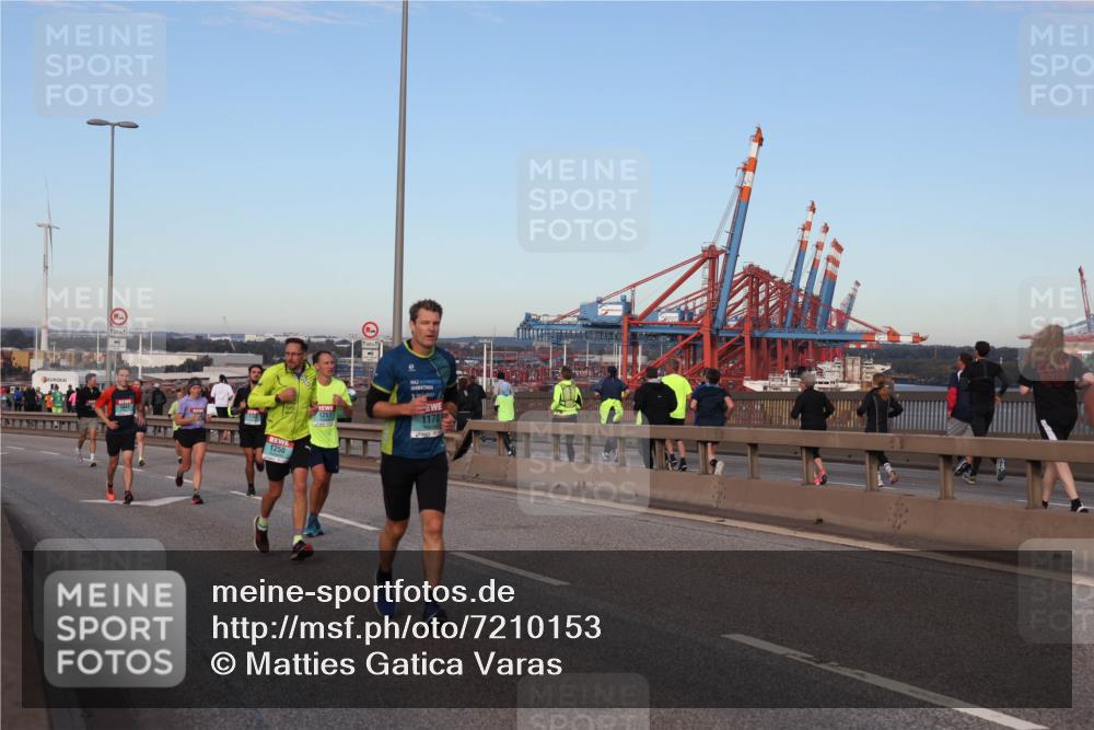 03.10.2024 - Köhlbrandbrückenlauf Matties Gatica Varas http://msf.ph/oto/7210153 03.10.2024 09:35:37 Position 2 1250, 1257, 2017, 1170, 2201 meine-sportfotos.de