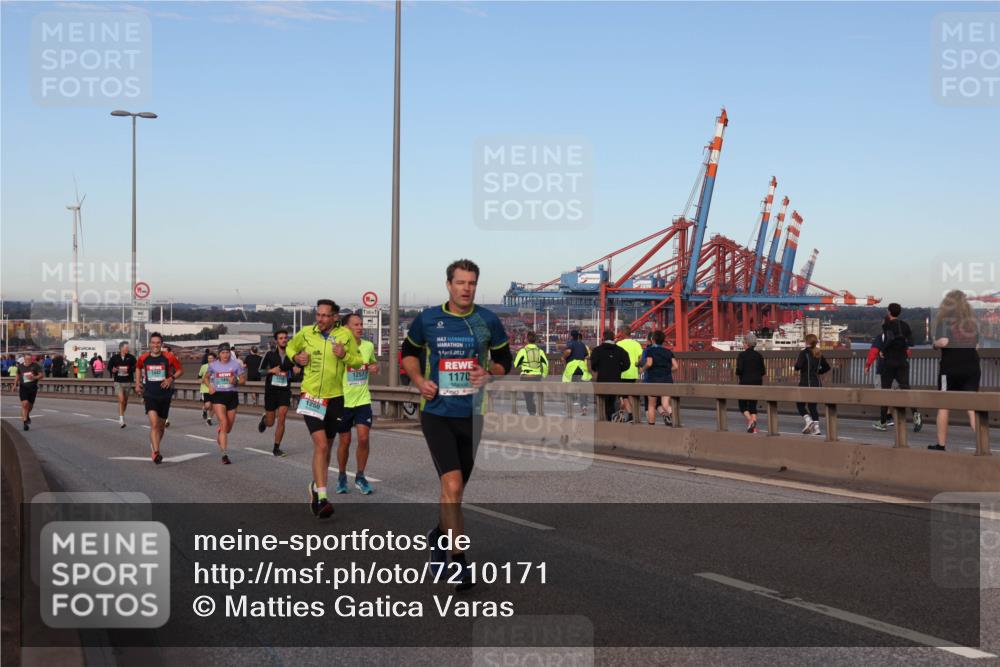 03.10.2024 - Köhlbrandbrückenlauf Matties Gatica Varas http://msf.ph/oto/7210171 03.10.2024 09:35:38 Position 2 1442, 1250, 2017, 1170 meine-sportfotos.de