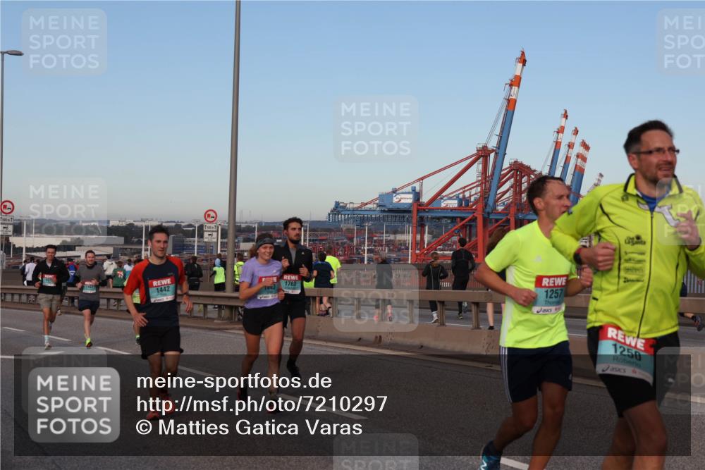 03.10.2024 - Köhlbrandbrückenlauf Matties Gatica Varas http://msf.ph/oto/7210297 03.10.2024 09:35:41 Position 2 500, 1, 1161, 1442, 500, 1, 1763, 1443, 1257, 1250 meine-sportfotos.de