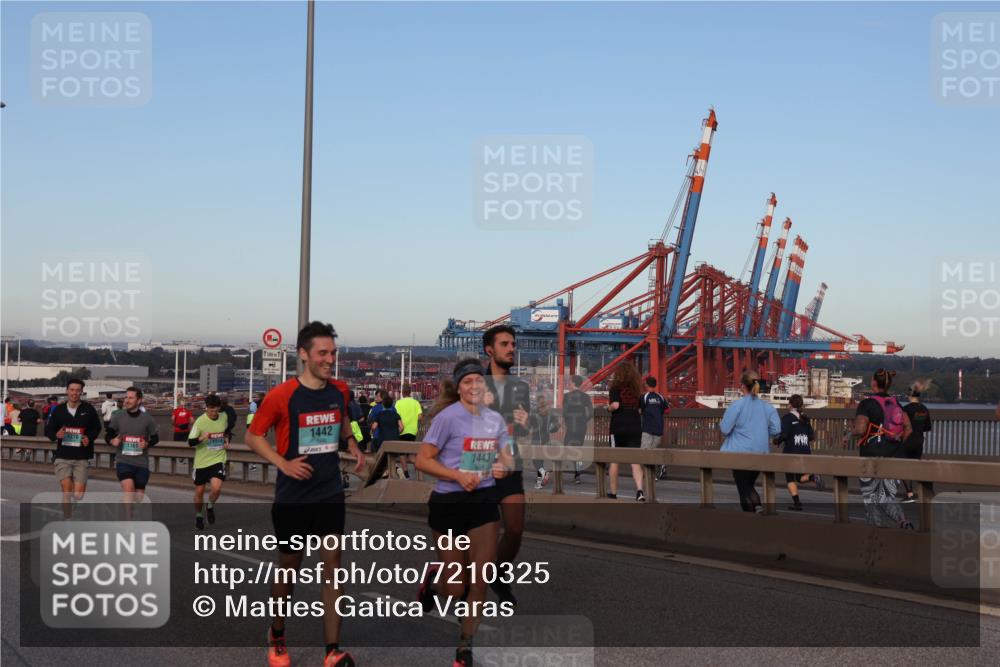 03.10.2024 - Köhlbrandbrückenlauf Matties Gatica Varas http://msf.ph/oto/7210325 03.10.2024 09:35:42 Position 2 1270, 1161, 500, 1442, 1443 meine-sportfotos.de