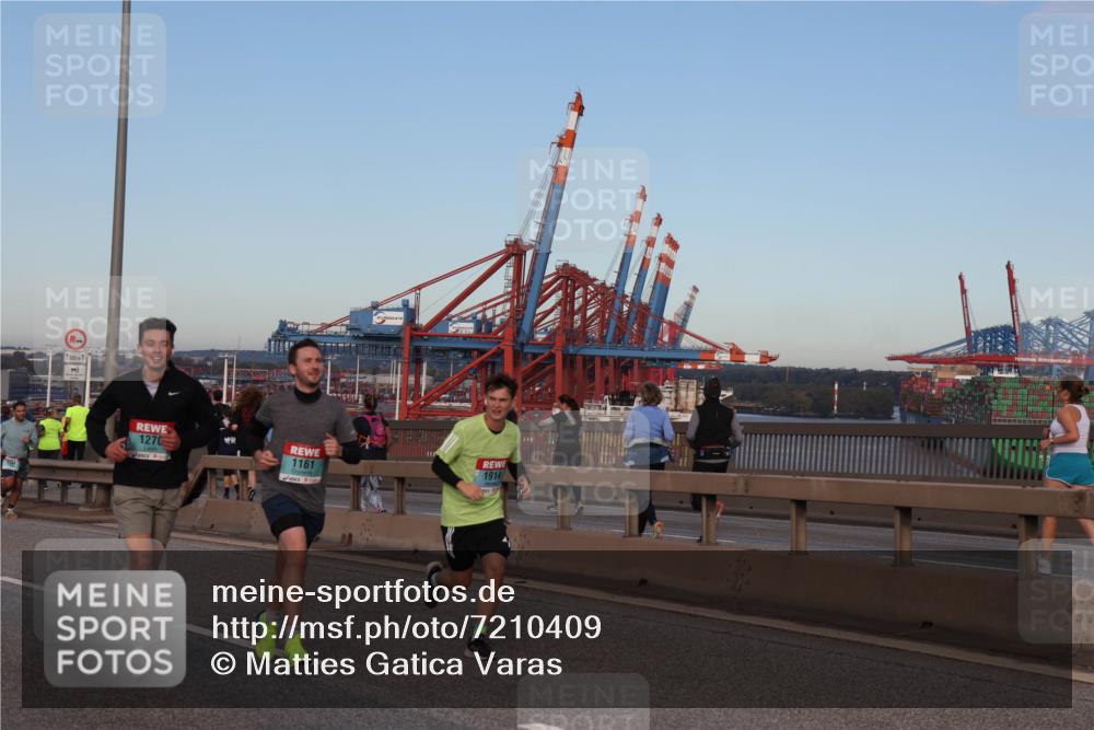 03.10.2024 - Köhlbrandbrückenlauf Matties Gatica Varas http://msf.ph/oto/7210409 03.10.2024 09:35:45 Position 2 500, 1270, 1161, 1914 meine-sportfotos.de