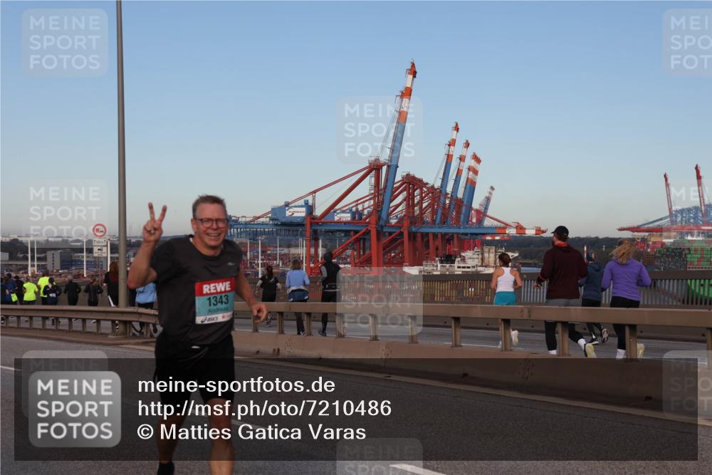 03.10.2024 - Köhlbrandbrückenlauf Matties Gatica Varas http://msf.ph/oto/7210486 03.10.2024 09:35:48 Position 2 500, 1, 1343 meine-sportfotos.de