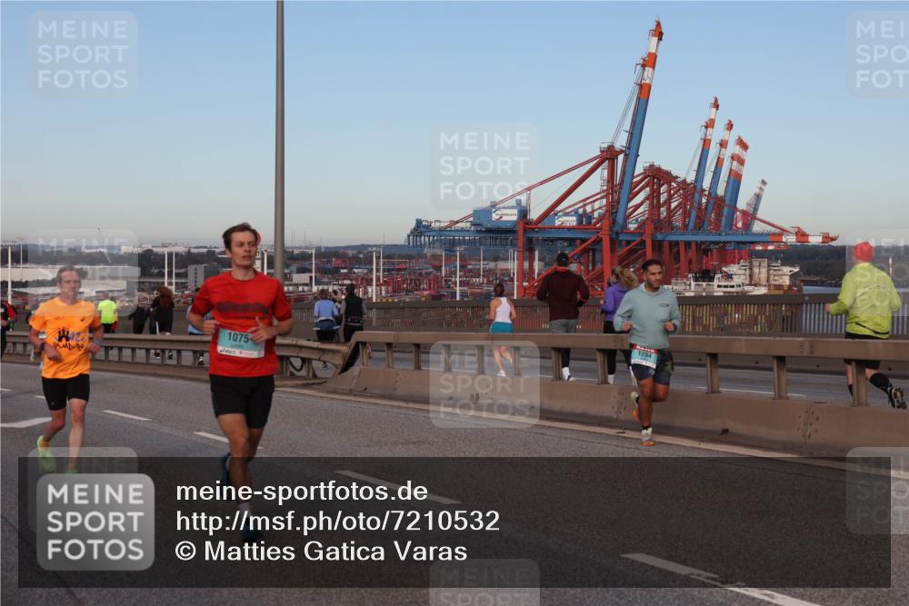 03.10.2024 - Köhlbrandbrückenlauf Matties Gatica Varas http://msf.ph/oto/7210532 03.10.2024 09:35:51 Position 2 1075, 1204 meine-sportfotos.de
