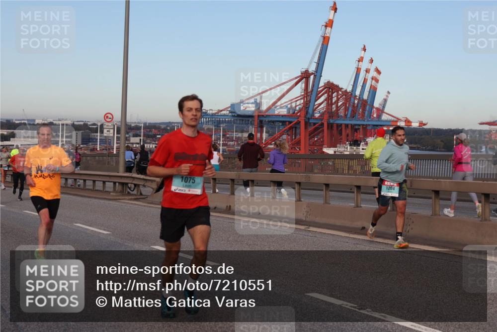 03.10.2024 - Köhlbrandbrückenlauf Matties Gatica Varas http://msf.ph/oto/7210551 03.10.2024 09:35:52 Position 2 500, 1075, 1204 meine-sportfotos.de