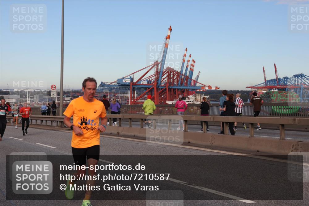 03.10.2024 - Köhlbrandbrückenlauf Matties Gatica Varas http://msf.ph/oto/7210587 03.10.2024 09:35:54 Position 2 1461, 1500, 1, 427 meine-sportfotos.de