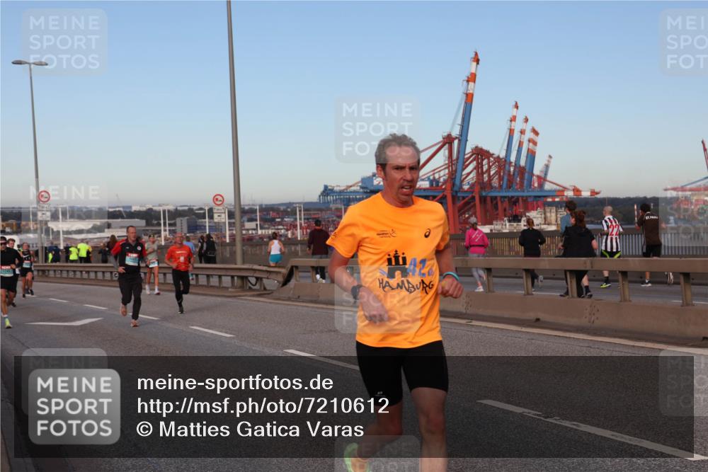 03.10.2024 - Köhlbrandbrückenlauf Matties Gatica Varas http://msf.ph/oto/7210612 03.10.2024 09:35:55 Position 2 1245, 423 meine-sportfotos.de
