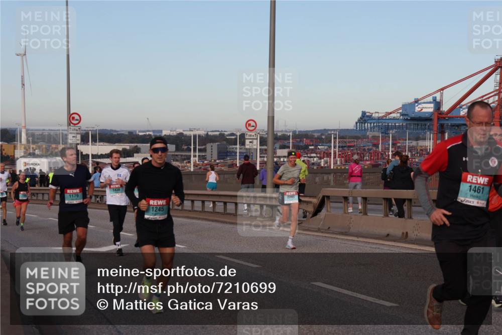 03.10.2024 - Köhlbrandbrückenlauf Matties Gatica Varas http://msf.ph/oto/7210699 03.10.2024 09:35:59 Position 2 1500, 1, 1438, 1179, 1245, 1500, 2293, 1461 meine-sportfotos.de