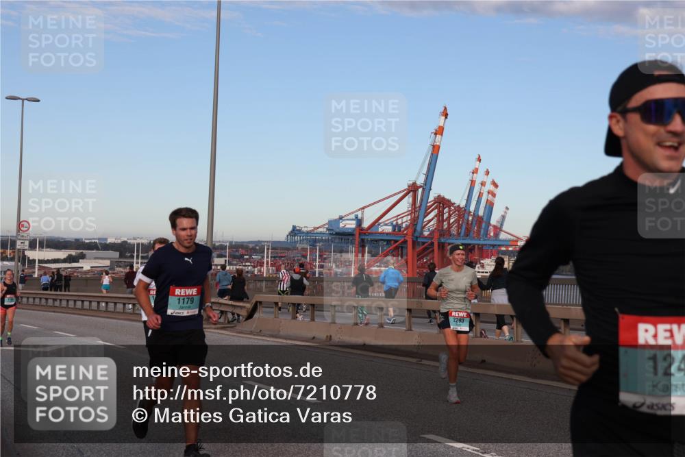 03.10.2024 - Köhlbrandbrückenlauf Matties Gatica Varas http://msf.ph/oto/7210778 03.10.2024 09:36:02 Position 2 1179, 2293, 124 meine-sportfotos.de