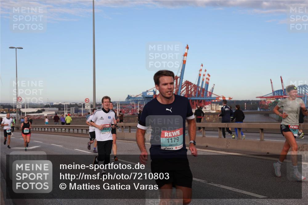 03.10.2024 - Köhlbrandbrückenlauf Matties Gatica Varas http://msf.ph/oto/7210803 03.10.2024 09:36:03 Position 2 1438, 1179, 293 meine-sportfotos.de