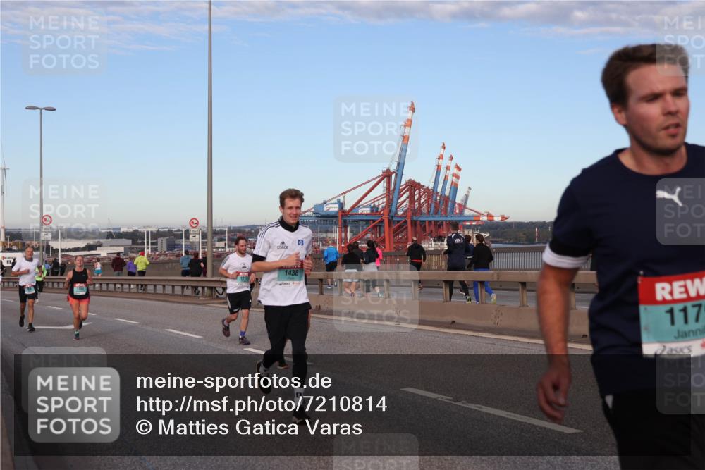 03.10.2024 - Köhlbrandbrückenlauf Matties Gatica Varas http://msf.ph/oto/7210814 03.10.2024 09:36:04 Position 2 1438, 117 meine-sportfotos.de