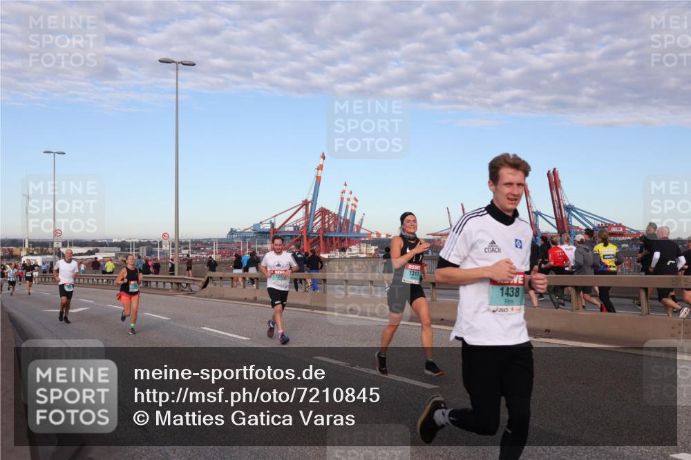 03.10.2024 - Köhlbrandbrückenlauf Matties Gatica Varas http://msf.ph/oto/7210845 03.10.2024 09:36:06 Position 2 1317, 121, 1438 meine-sportfotos.de