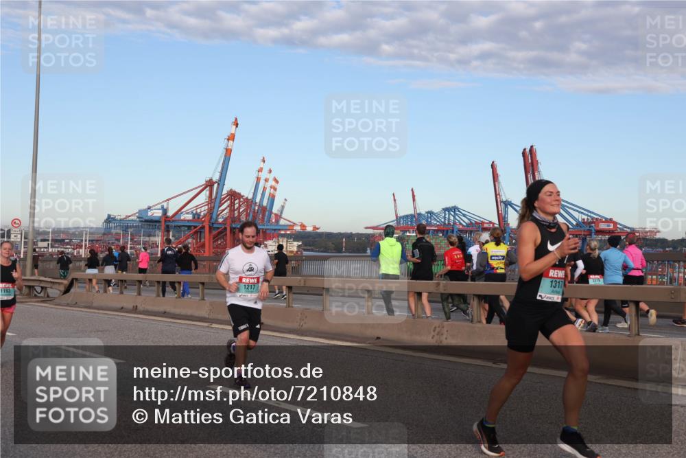 03.10.2024 - Köhlbrandbrückenlauf Matties Gatica Varas http://msf.ph/oto/7210848 03.10.2024 09:36:06 Position 2 1193, 1217, 1317 meine-sportfotos.de