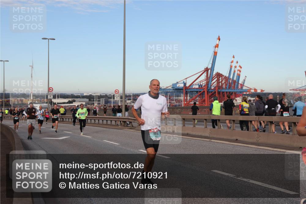 03.10.2024 - Köhlbrandbrückenlauf Matties Gatica Varas http://msf.ph/oto/7210921 03.10.2024 09:36:09 Position 2 1995, 1531, 3319 meine-sportfotos.de