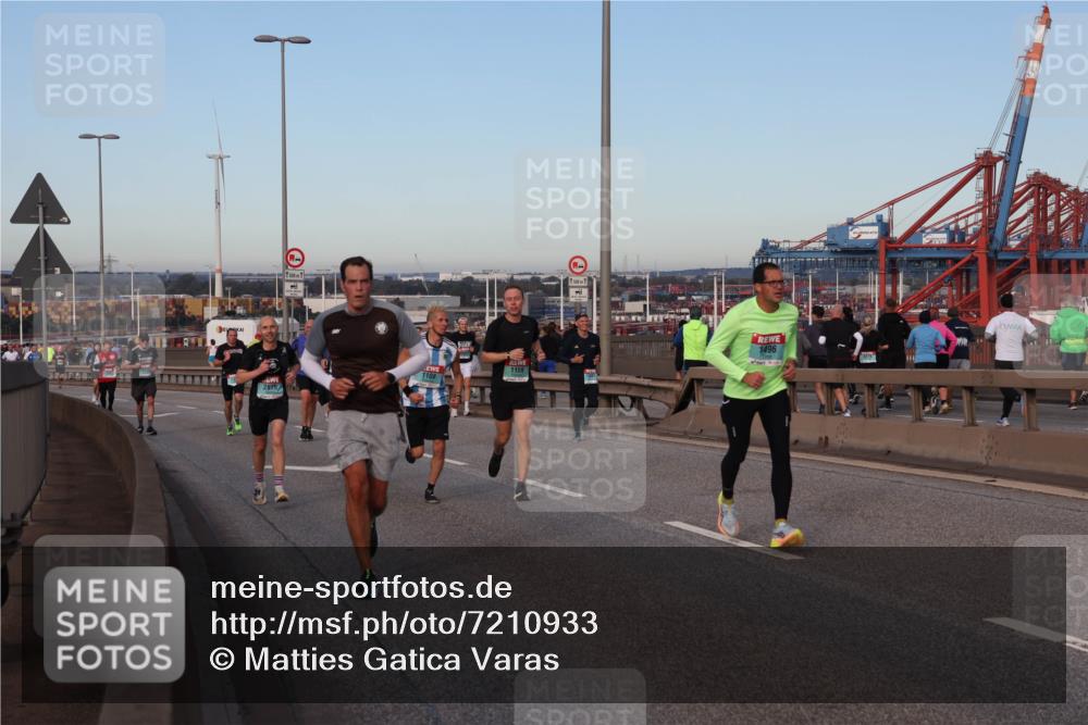 03.10.2024 - Köhlbrandbrückenlauf Matties Gatica Varas http://msf.ph/oto/7210933 03.10.2024 09:36:14 Position 2 1108, 2875, 1159, 500, 1496 meine-sportfotos.de