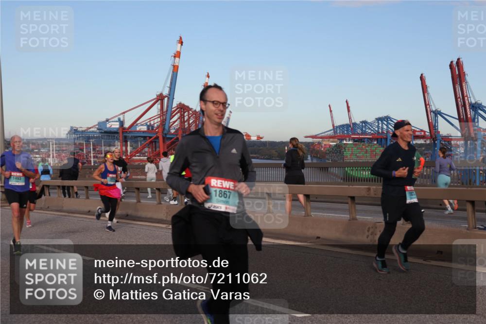 03.10.2024 - Köhlbrandbrückenlauf Matties Gatica Varas http://msf.ph/oto/7211062 03.10.2024 09:36:20 Position 2 1493, 1867 meine-sportfotos.de