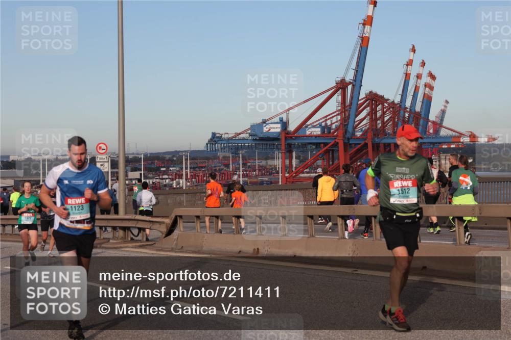 03.10.2024 - Köhlbrandbrückenlauf Matties Gatica Varas http://msf.ph/oto/7211411 03.10.2024 09:36:34 Position 2 1327, 1123, 1500, 1, 8, 1512 meine-sportfotos.de