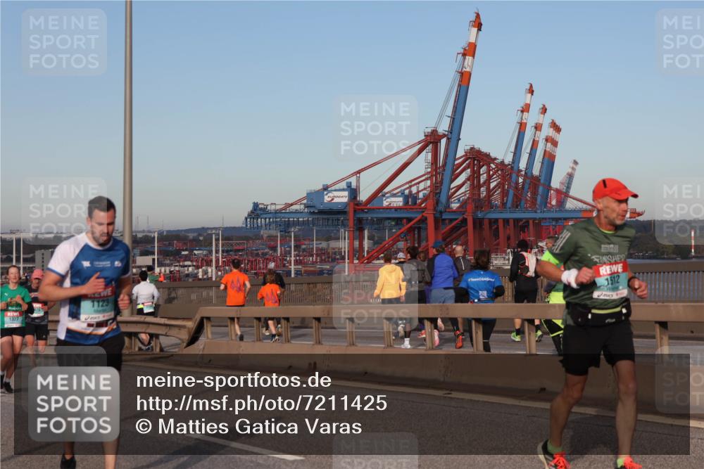 03.10.2024 - Köhlbrandbrückenlauf Matties Gatica Varas http://msf.ph/oto/7211425 03.10.2024 09:36:34 Position 2 1327, 1123, 1512 meine-sportfotos.de