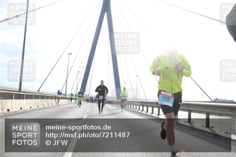 03.10.2024 - Köhlbrandbrückenlauf Jannik Wohlers http://msf.ph/oto/7211487 03.10.2024 09:20:50 Position 1 1250 meine-sportfotos.de